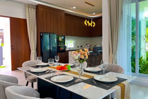 Chalet de 3 dormitorios en Hua Hin, Tailandia № 169832 - foto 9