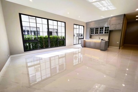 Haus in Bangkok, Thailand 5 Schlafzimmer № 180868 - Foto 10