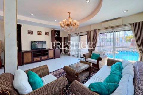 Casa de 3 dormitorios en Pattaya, Tailandia № 202054 - foto 3