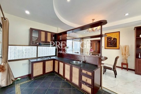 Casa de 3 dormitorios en Pattaya, Tailandia № 202054 - foto 10