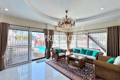 Casa de 3 dormitorios en Pattaya, Tailandia № 202054 - foto 4