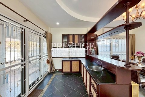 Casa de 3 dormitorios en Pattaya, Tailandia № 202054 - foto 9