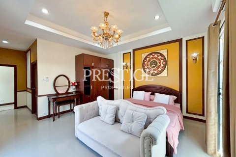 Casa de 3 dormitorios en Pattaya, Tailandia № 202054 - foto 13