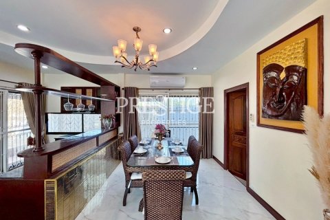 Casa de 3 dormitorios en Pattaya, Tailandia № 202054 - foto 7