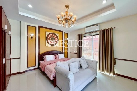Casa de 3 dormitorios en Pattaya, Tailandia № 202054 - foto 11