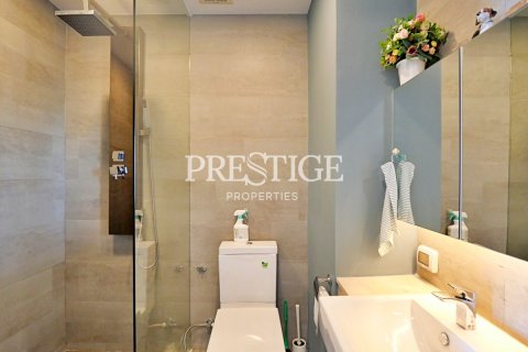 Condominio de 2 dormitorios en Pattaya, Tailandia № 202058 - foto 12