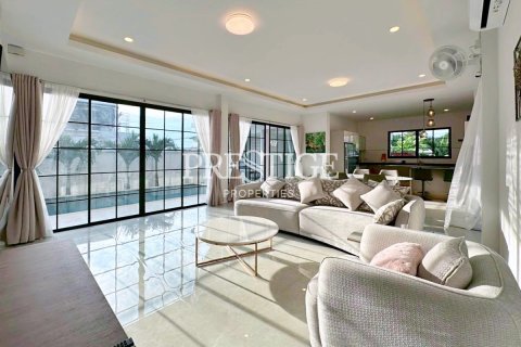 Casa de 3 dormitorios en Pattaya, Tailandia № 202055 - foto 3