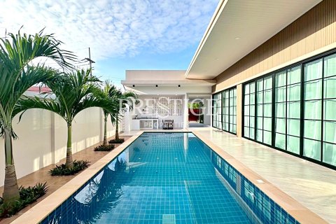 Casa de 3 dormitorios en Pattaya, Tailandia № 202055 - foto 2