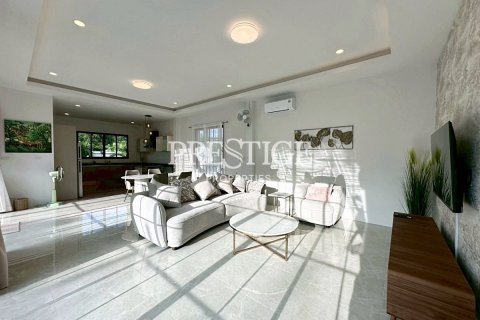Casa de 3 dormitorios en Pattaya, Tailandia № 202055 - foto 4