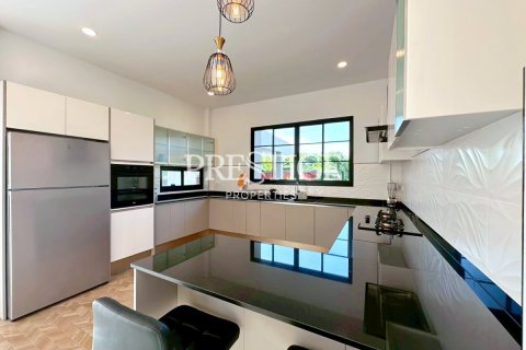 Casa de 3 dormitorios en Pattaya, Tailandia № 202055 - foto 11