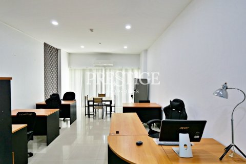 Local comercial 48 m2 en Pattaya, Tailandia № 202059 - foto 2