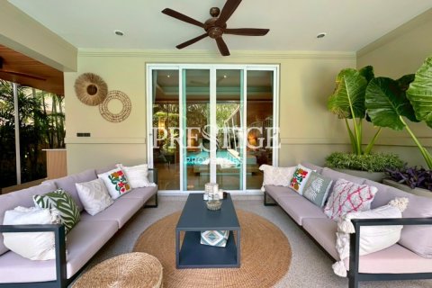 Casa de 4 dormitorios en Pattaya, Tailandia № 202053 - foto 30