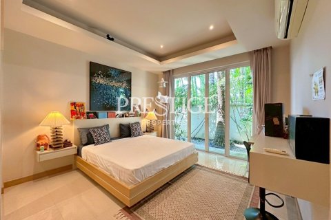 Casa de 4 dormitorios en Pattaya, Tailandia № 202053 - foto 22