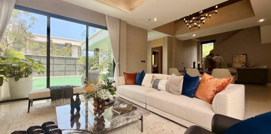Chalet de 4 dormitorios en Pattaya, Tailandia № 146925