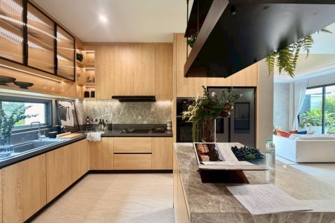 Chalet de 4 dormitorios en Pattaya, Tailandia № 146925 - foto 6