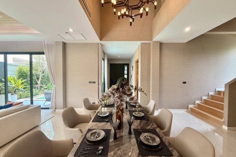 Chalet de 4 dormitorios en Pattaya, Tailandia № 146925 - foto 7