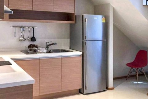 Condominio de 1 dormitorio en Khlong Toei, Bangkok, Tailandia № 146929 - foto 5