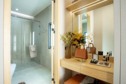 Chalet de 4 dormitorios en Pattaya, Tailandia № 146926 - foto 7
