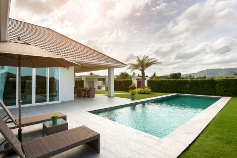 Chalet de 3 dormitorios en Hua Hin, Tailandia № 168573 - foto 2