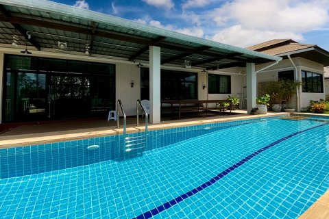 Chalet de 3 dormitorios en Hua Hin, Tailandia № 168574 - foto 3
