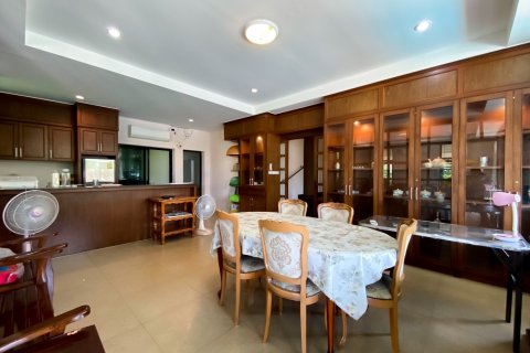 Chalet de 3 dormitorios en Hua Hin, Tailandia № 168574 - foto 18