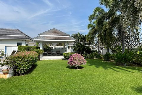 Chalet de 4 dormitorios en Sam Roi Yot, Tailandia № 168569 - foto 30