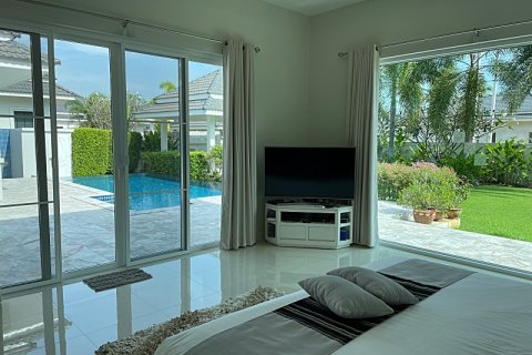 Chalet de 4 dormitorios en Sam Roi Yot, Tailandia № 168569 - foto 4