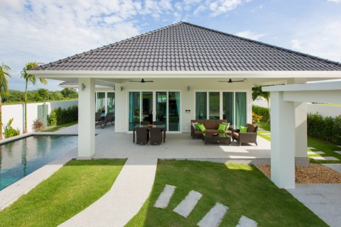 Chalet de 3 dormitorios en Hua Hin, Tailandia № 168572 - foto 8