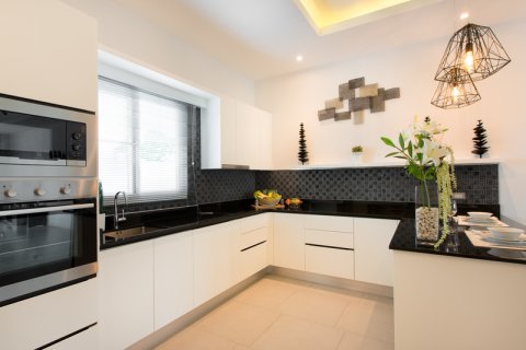 Chalet de 3 dormitorios en Hua Hin, Tailandia № 168572 - foto 16