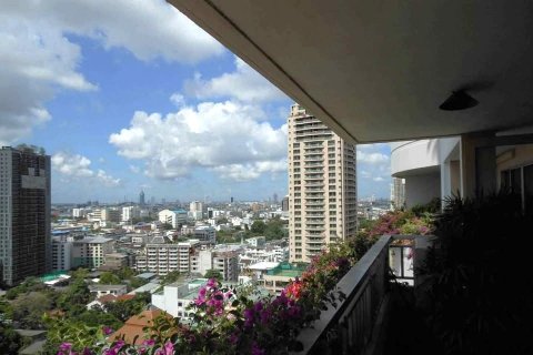 Condo à Sathon, Bangkok, Thaïlande, 3 chambres № 142985