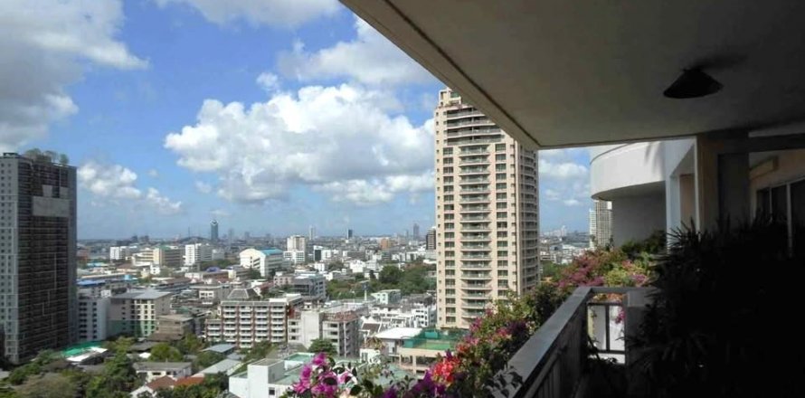 Condominio de 3 dormitorios en Sathon, Bangkok, Tailandia № 142985