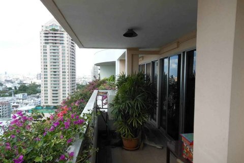 Condominio de 3 dormitorios en Sathon, Bangkok, Tailandia № 142985 - foto 9