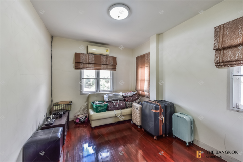 Casa de 4 dormitorios en Bangkok, Tailandia № 189457 - foto 6
