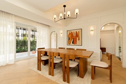 Condominio de 4 dormitorios en Bangkok, Tailandia № 180550 - foto 2