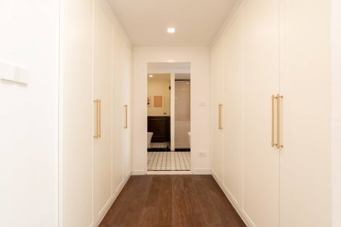 Condominio de 4 dormitorios en Bangkok, Tailandia № 180550 - foto 27
