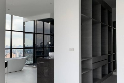 Ático de 3 dormitorios en Bangkok, Tailandia № 180548 - foto 20