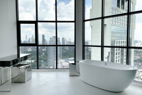 Ático de 3 dormitorios en Bangkok, Tailandia № 180548 - foto 19
