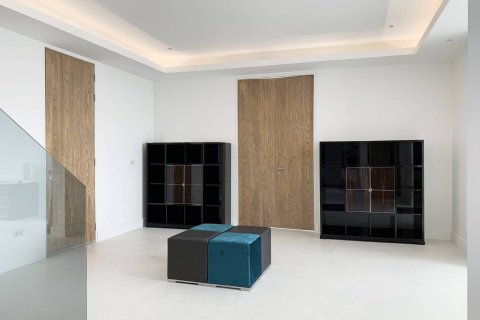 Ático de 3 dormitorios en Bangkok, Tailandia № 180548 - foto 10