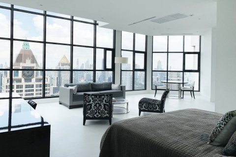 Ático de 3 dormitorios en Bangkok, Tailandia № 180548 - foto 16