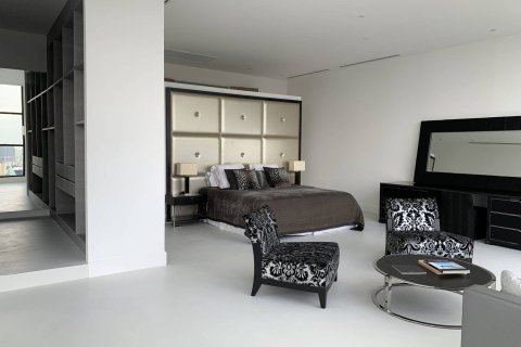 Ático de 3 dormitorios en Bangkok, Tailandia № 180548 - foto 18