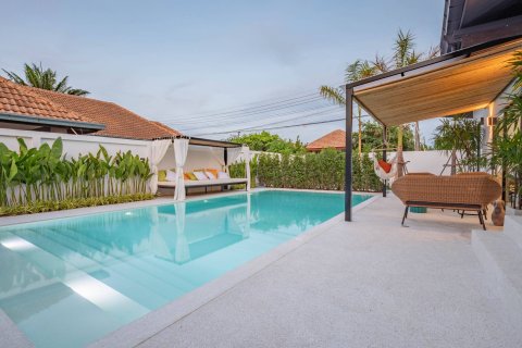 Casa de 5 dormitorios en Pattaya, Tailandia № 180552 - foto 3