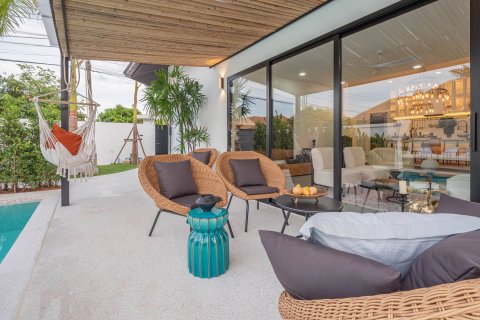 Casa de 5 dormitorios en Pattaya, Tailandia № 180552 - foto 22