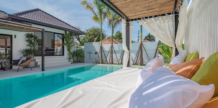 Casa de 5 dormitorios en Pattaya, Tailandia № 180552