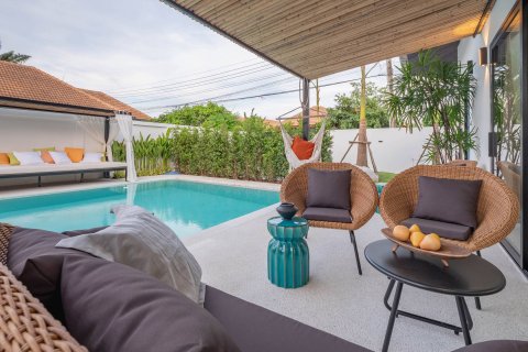 Casa de 5 dormitorios en Pattaya, Tailandia № 180552 - foto 11