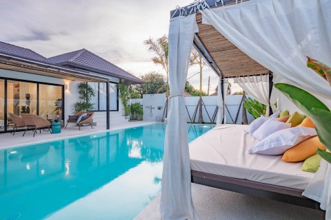 Casa de 5 dormitorios en Pattaya, Tailandia № 180552 - foto 7