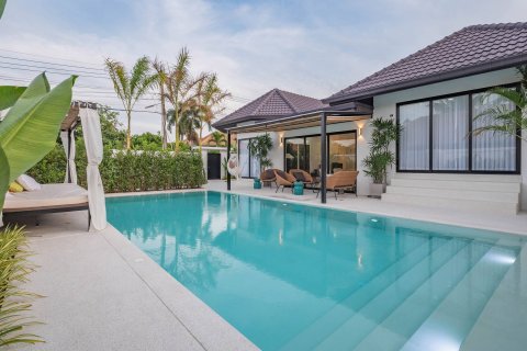 Casa de 5 dormitorios en Pattaya, Tailandia № 180552 - foto 5
