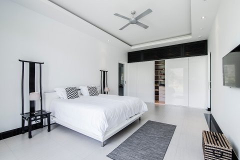 Casa de 4 dormitorios en Hua Hin, Tailandia № 180549 - foto 16