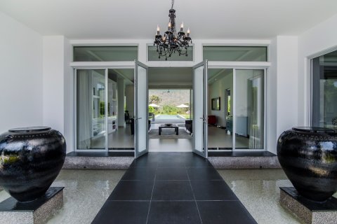 Casa de 4 dormitorios en Hua Hin, Tailandia № 180549 - foto 12