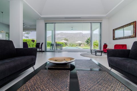 Casa de 4 dormitorios en Hua Hin, Tailandia № 180549 - foto 10