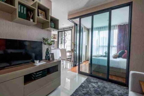 Condominio de 1 dormitorio en Bangkok, Tailandia № 208795 - foto 5
